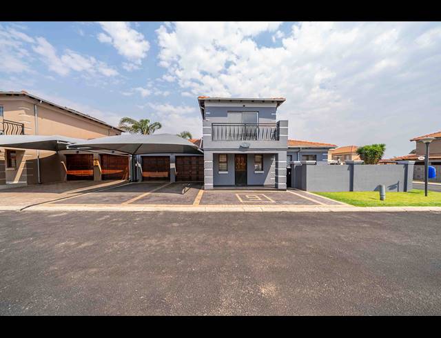 3 BEDROOM FREESTANDING FOR SALE IN SONNEVELD